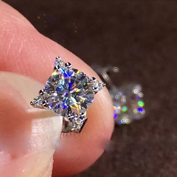 Sterling Silver plated CZ earrings - Picture 3 of 4